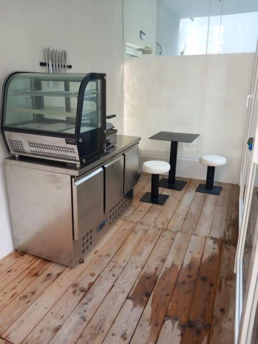Stilvolle Wohnung Mit Terrasse/Garten Виена Екстериор снимка