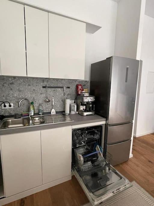 Stilvolle Wohnung Mit Terrasse/Garten Виена Екстериор снимка